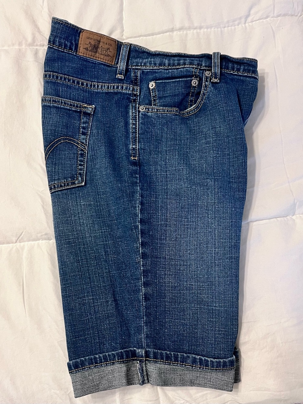Levi's dark blue denim shorts with red stitch detail - Picture 9 of 10